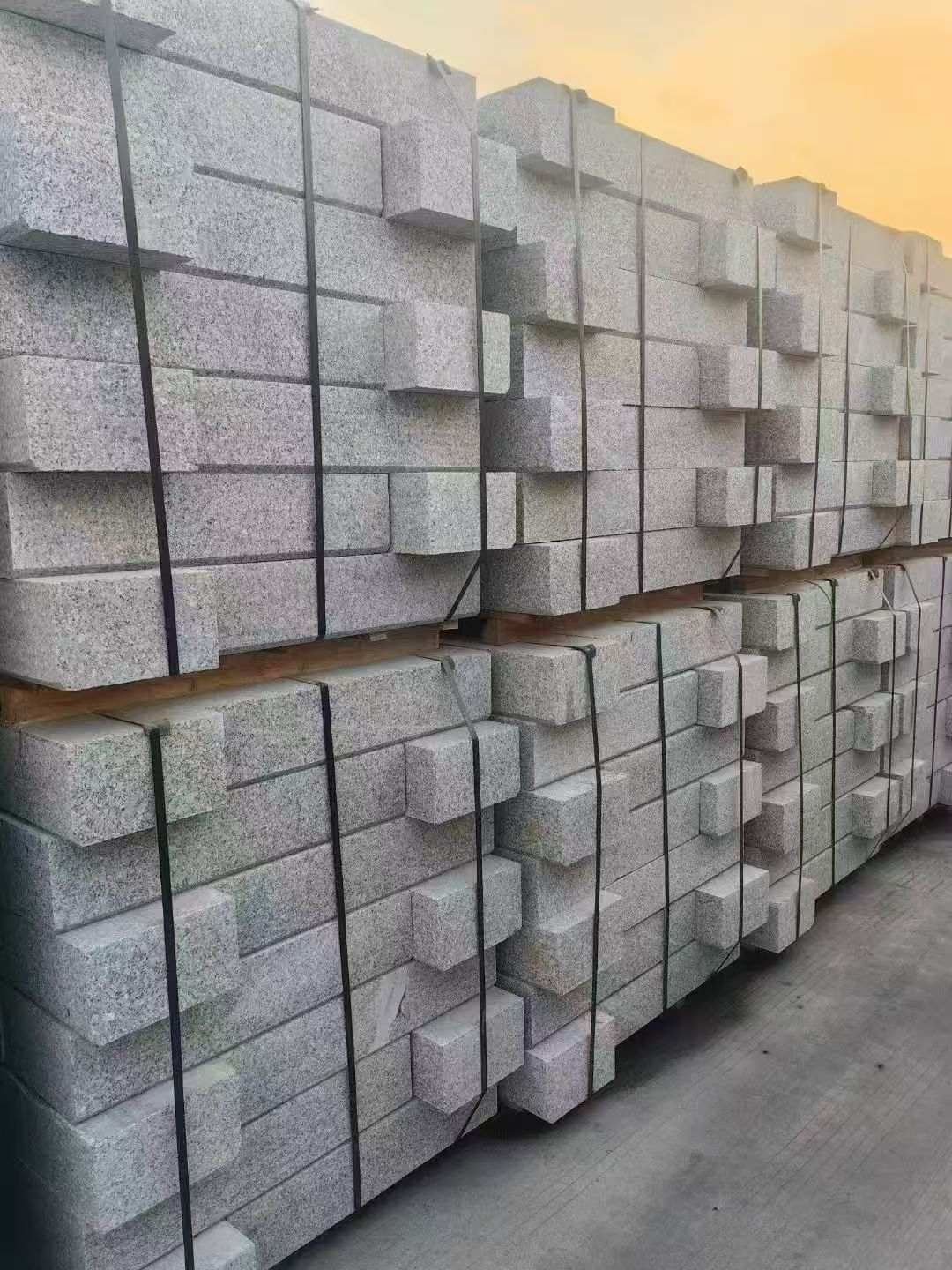 海东 芝麻白路沿石