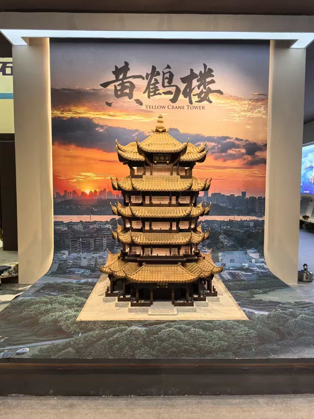 海东仿古石文创作品-黄鹤楼